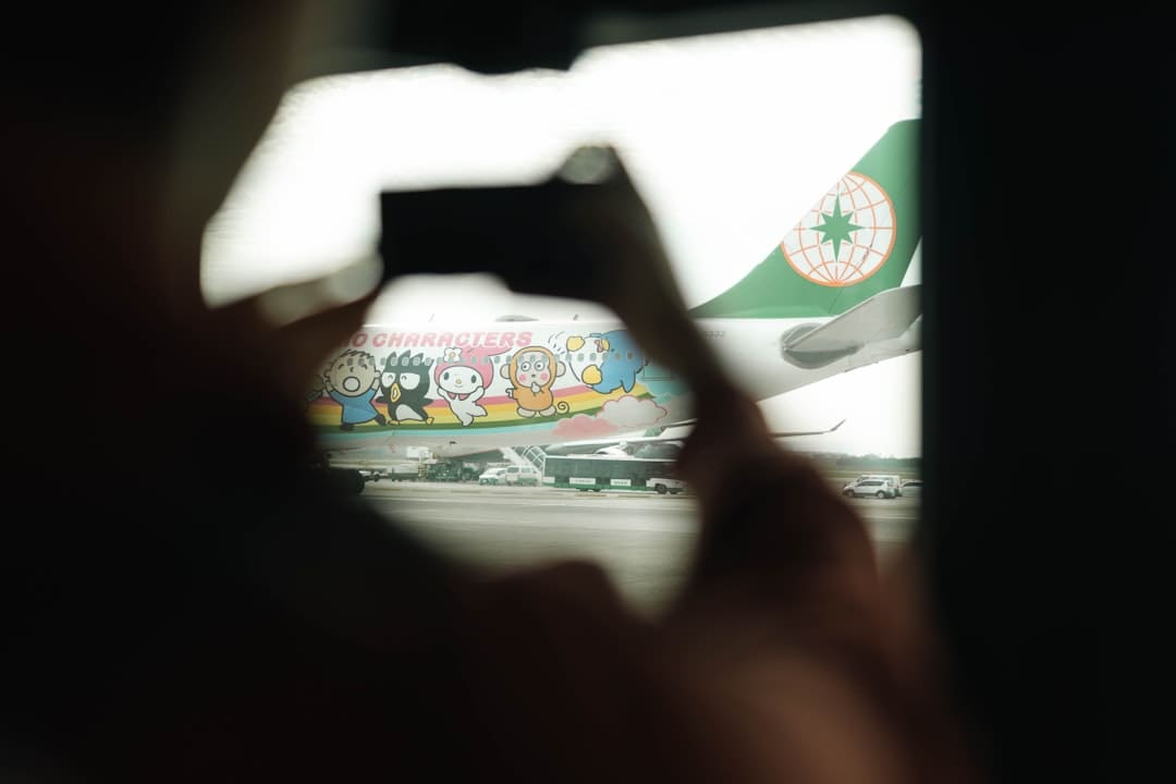 两会新华社快讯：我国国防费占国内生产总值比重低于国际平均水平